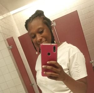 Meet your Posher, Nakia